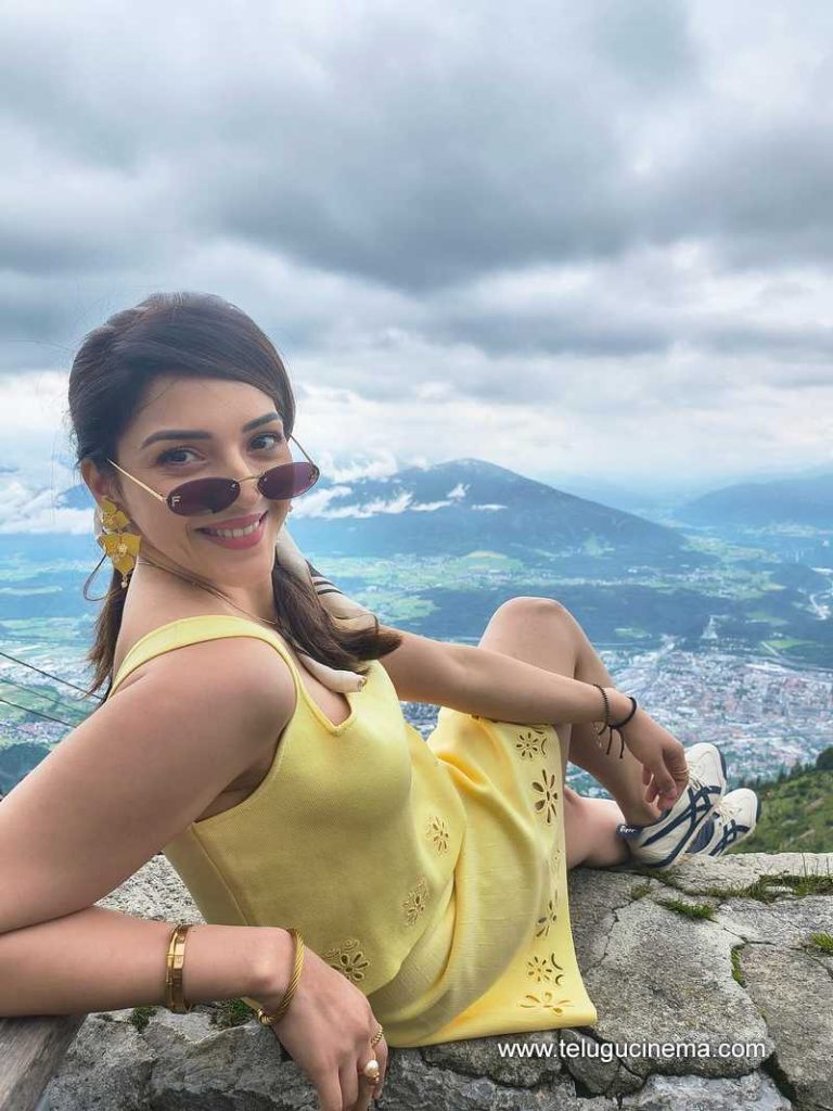mehreen stills 060625 04