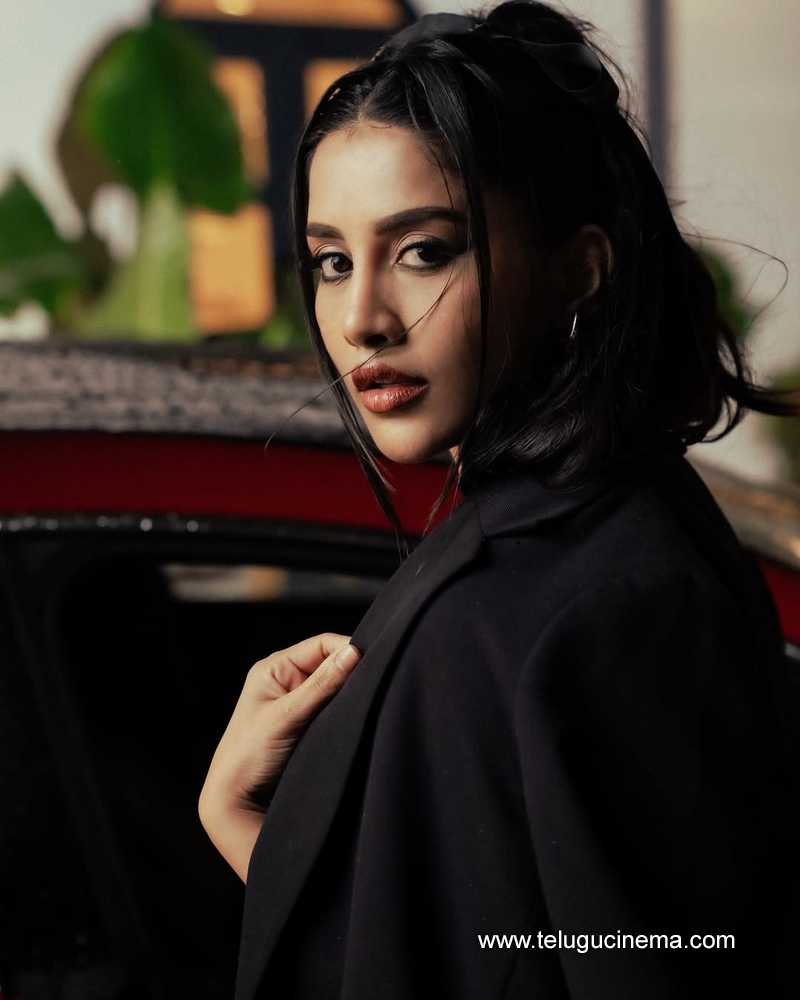 nabhanatesh stills 020625 06