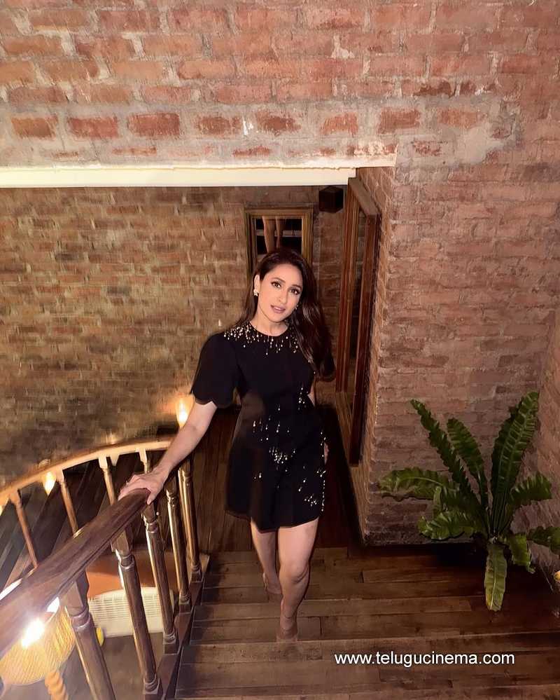 pragya stills 270625 01