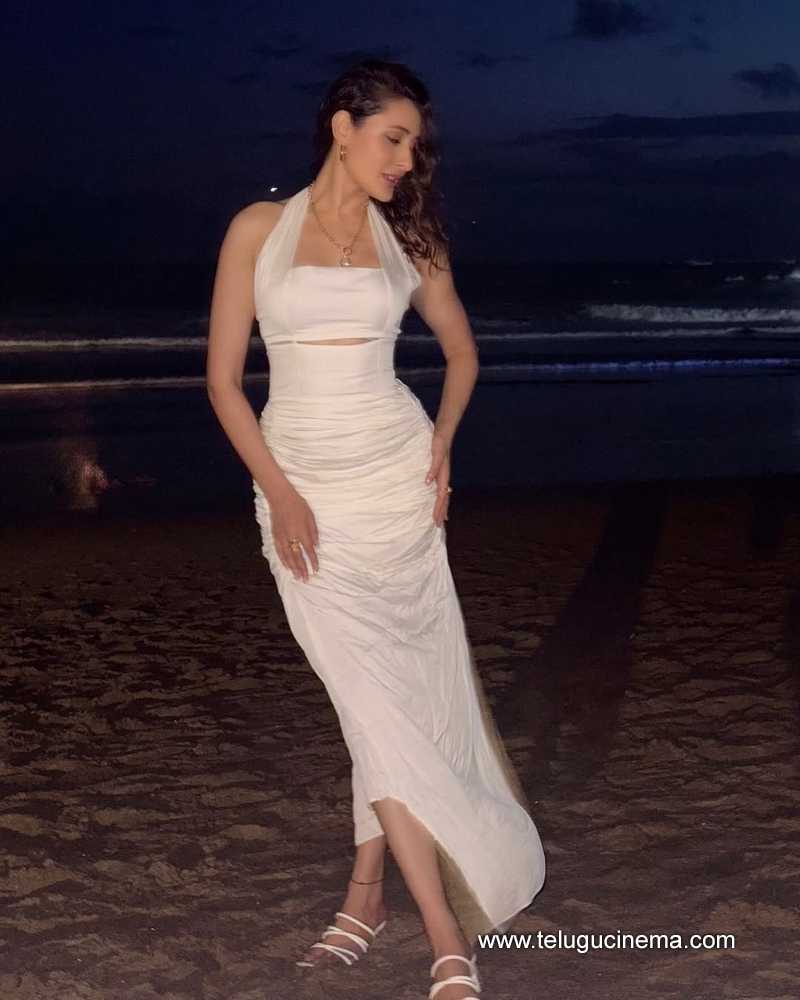 pragyai stills 100625 03