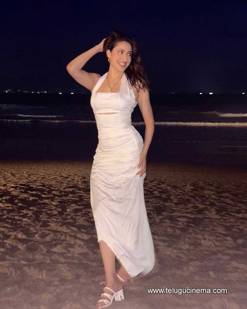 pragyai stills 100625 04