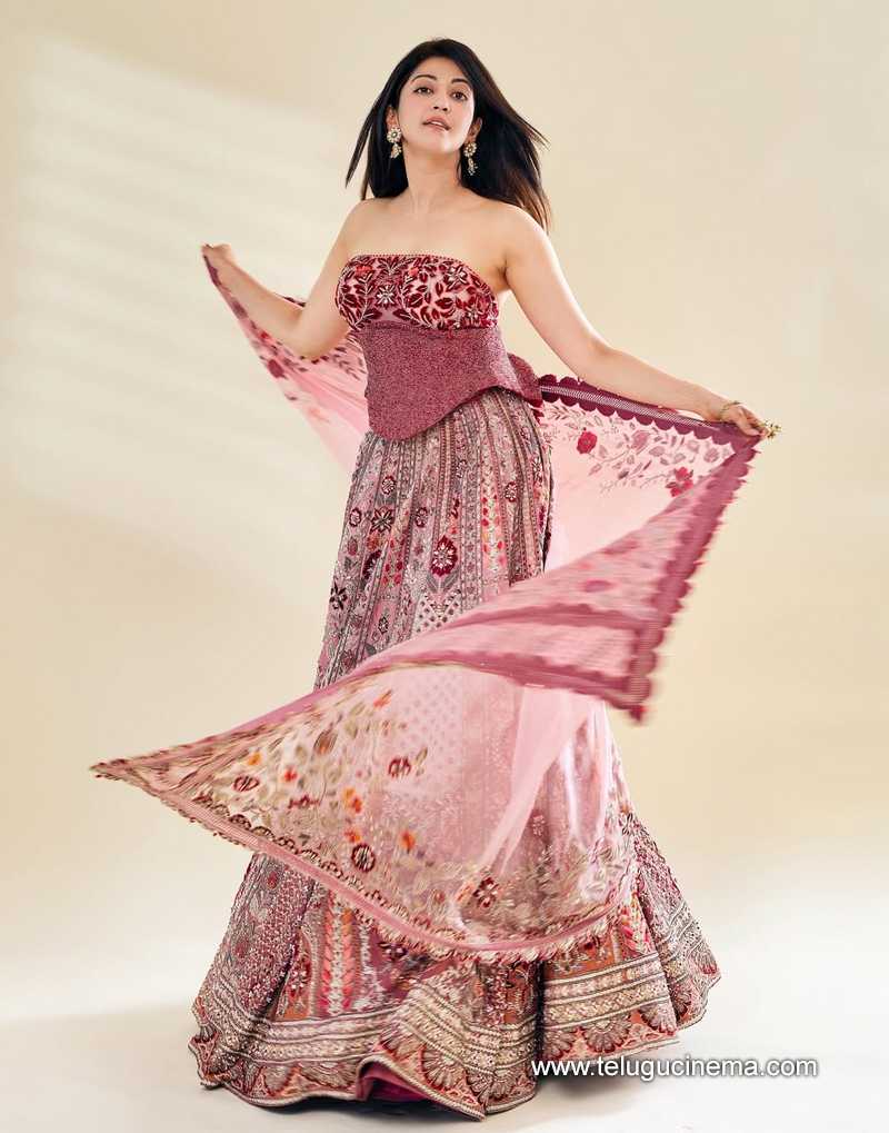 pranitha stills 060625 04