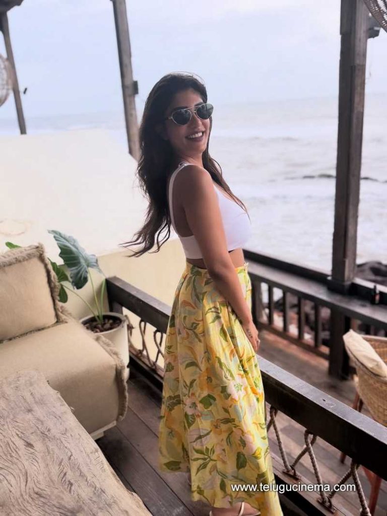 pranitha stills 120625 04 1