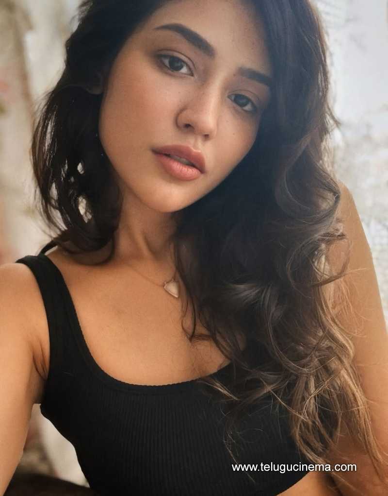 priyankajawalkar stills 250625 06