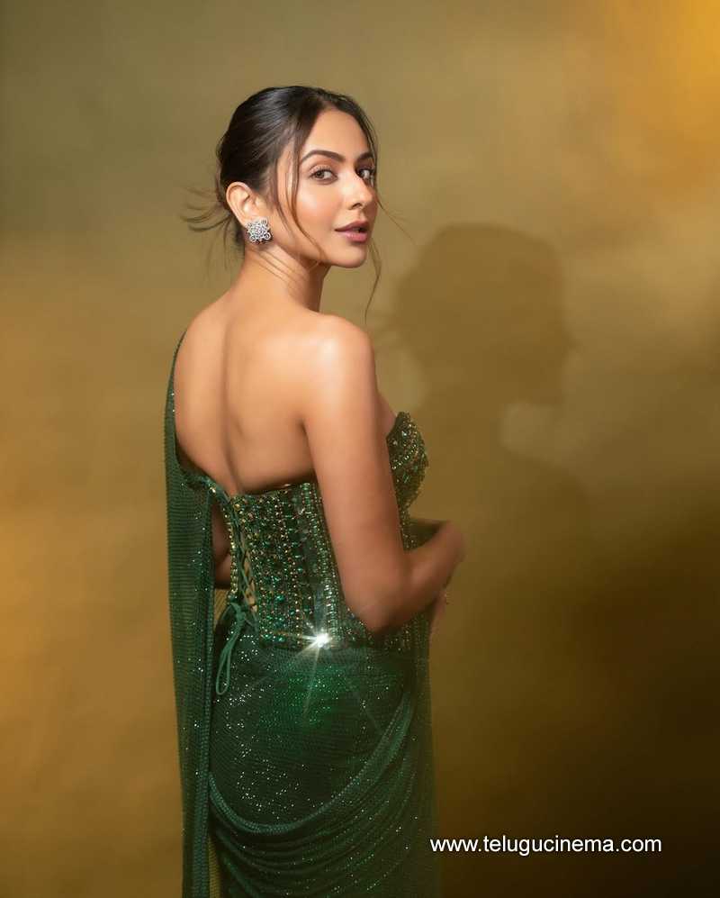 rakul stills 200625 02