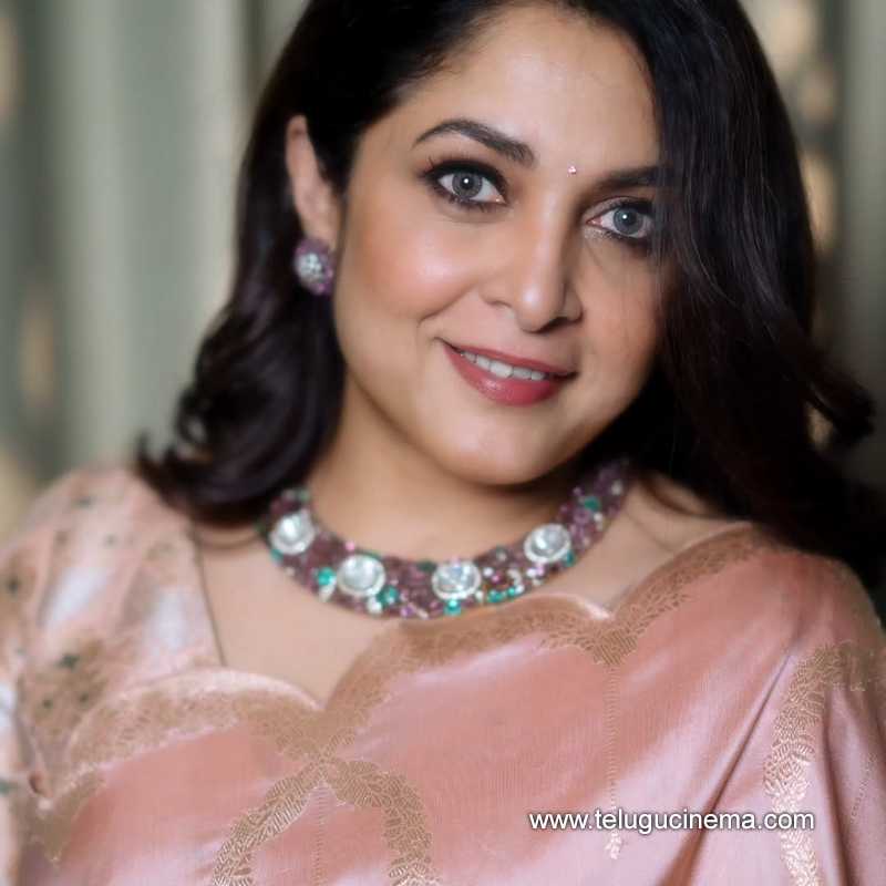 ramya stills 030625 03