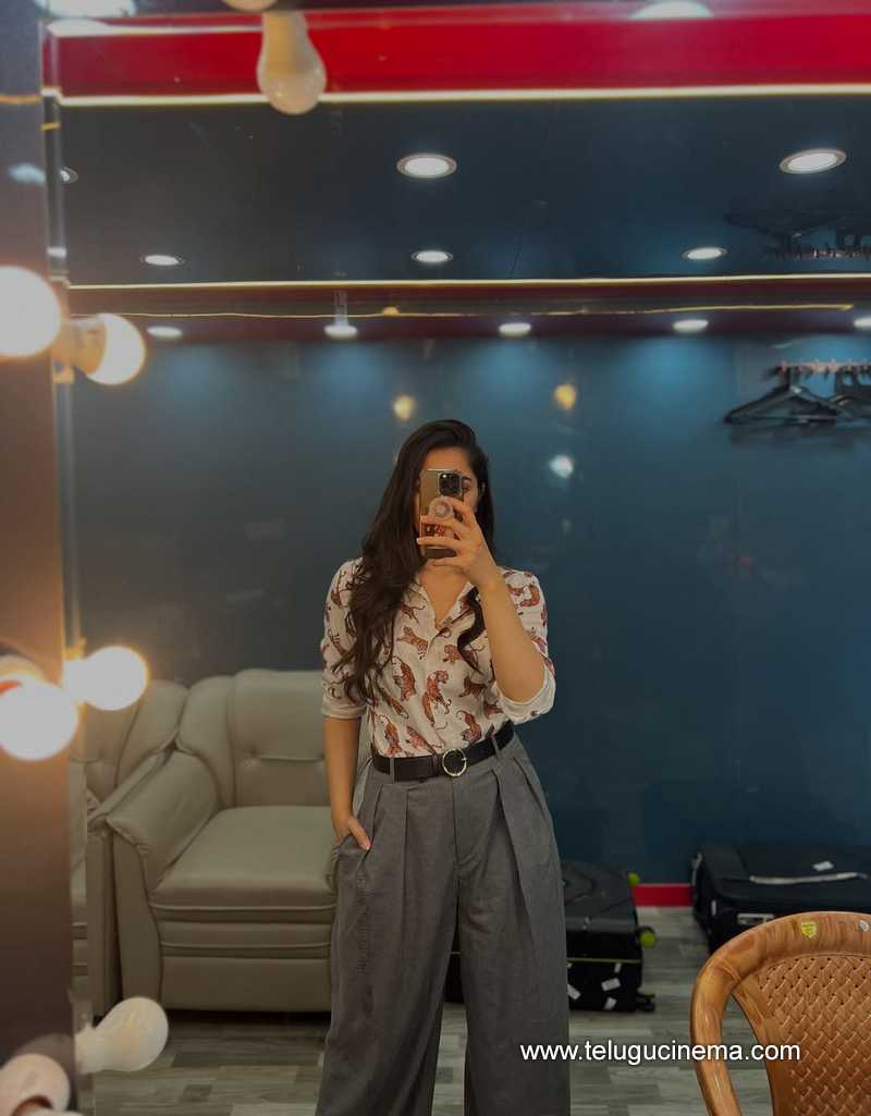rukmini stills 190625 02