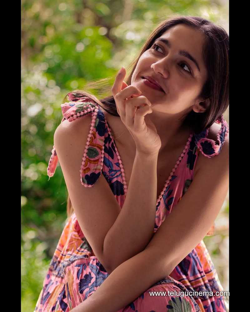 simran stills 030625 02