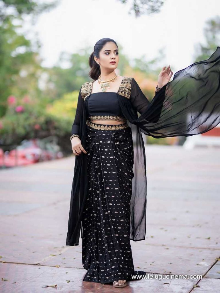 sreemukhi stills 170625 06