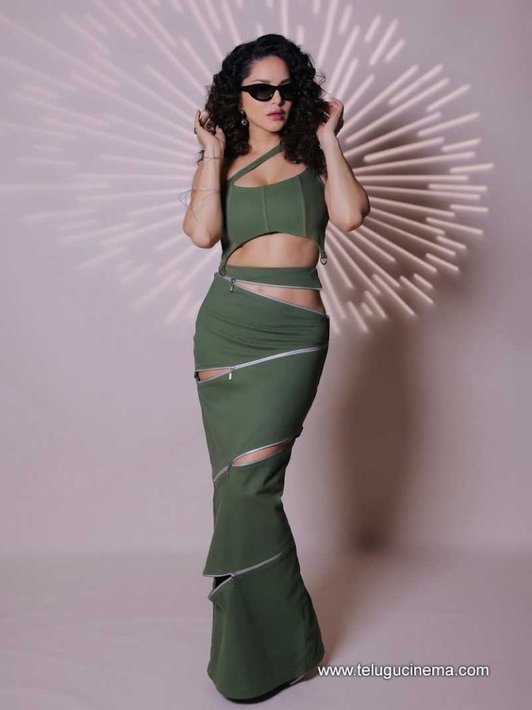 sunny stills 090625 05