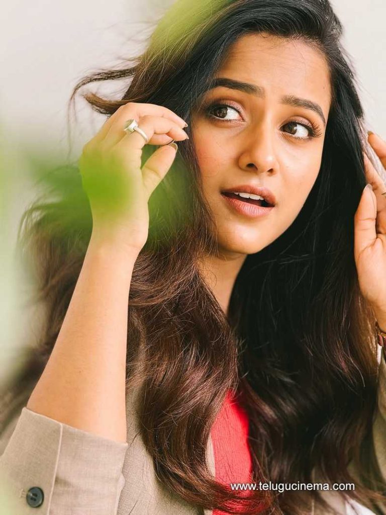 vaishnavi stills 180625 03