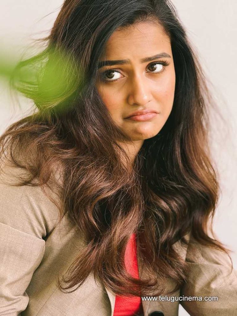 vaishnavi stills 180625 04