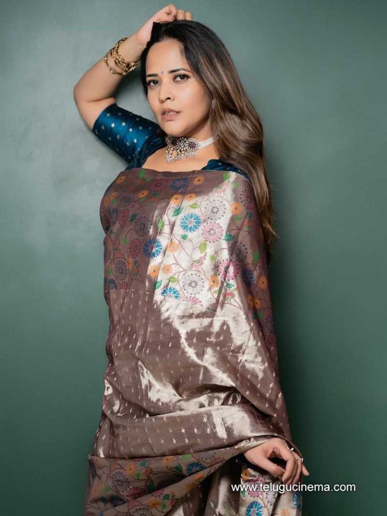 anasuya stlls 040725 04