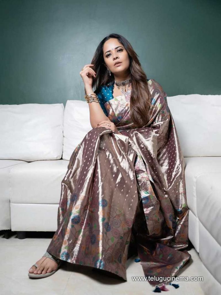 anasuya stlls 040725 06