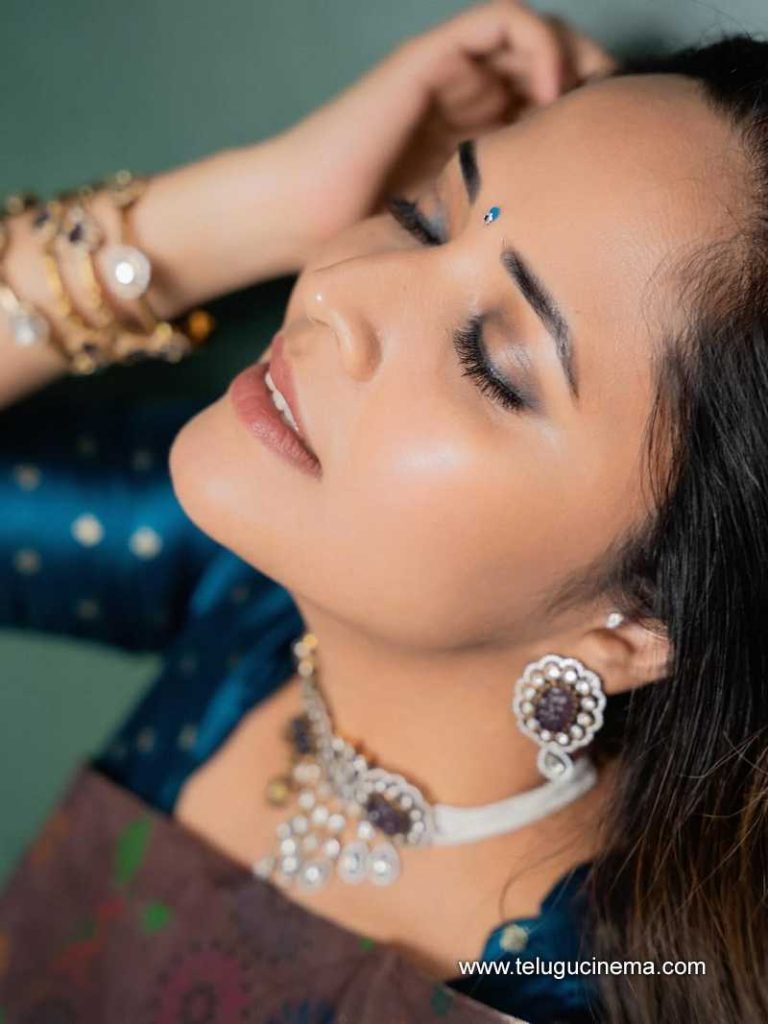 anasuya stlls 040725 12