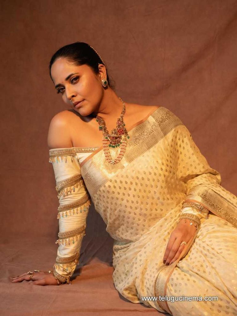 anasuya stlls 070725 02