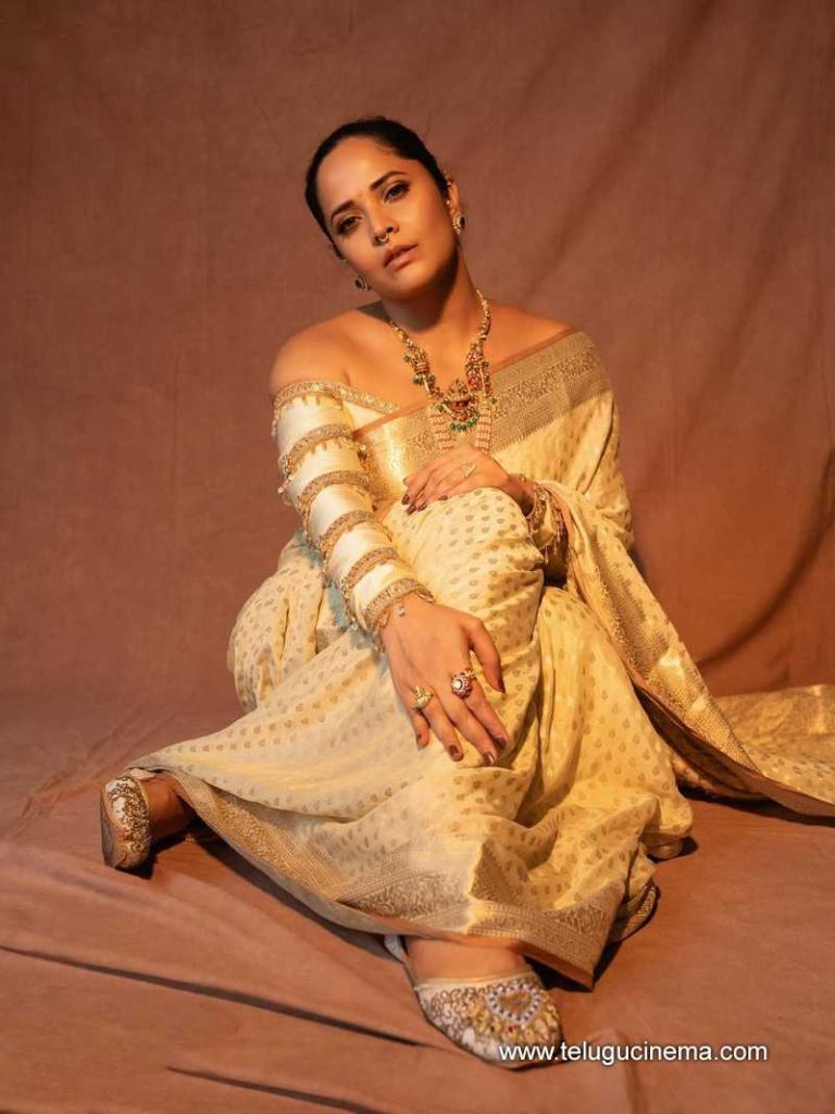anasuya stlls 070725 10