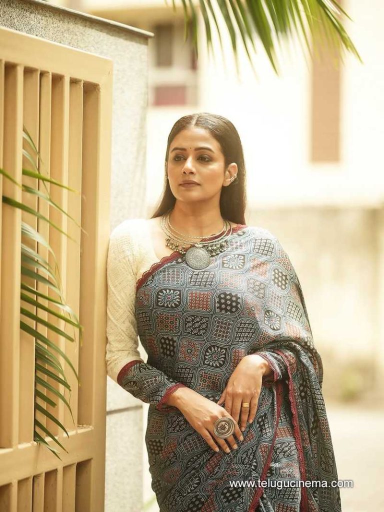 priyamani stlls 080725 03