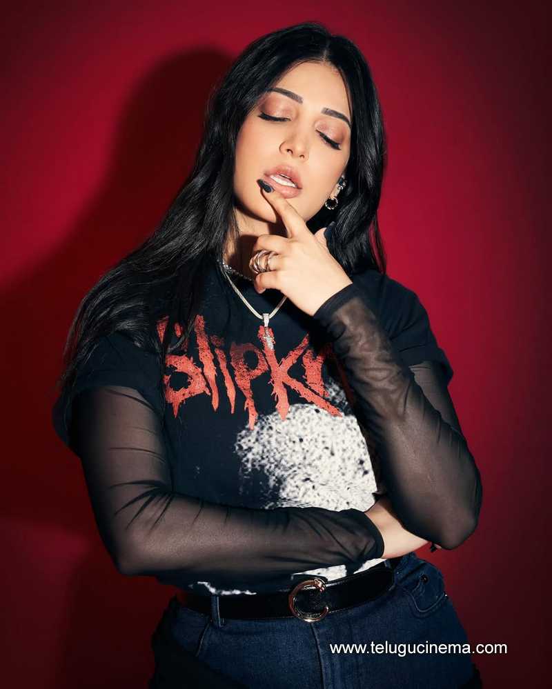 shruti stlls 010725 04