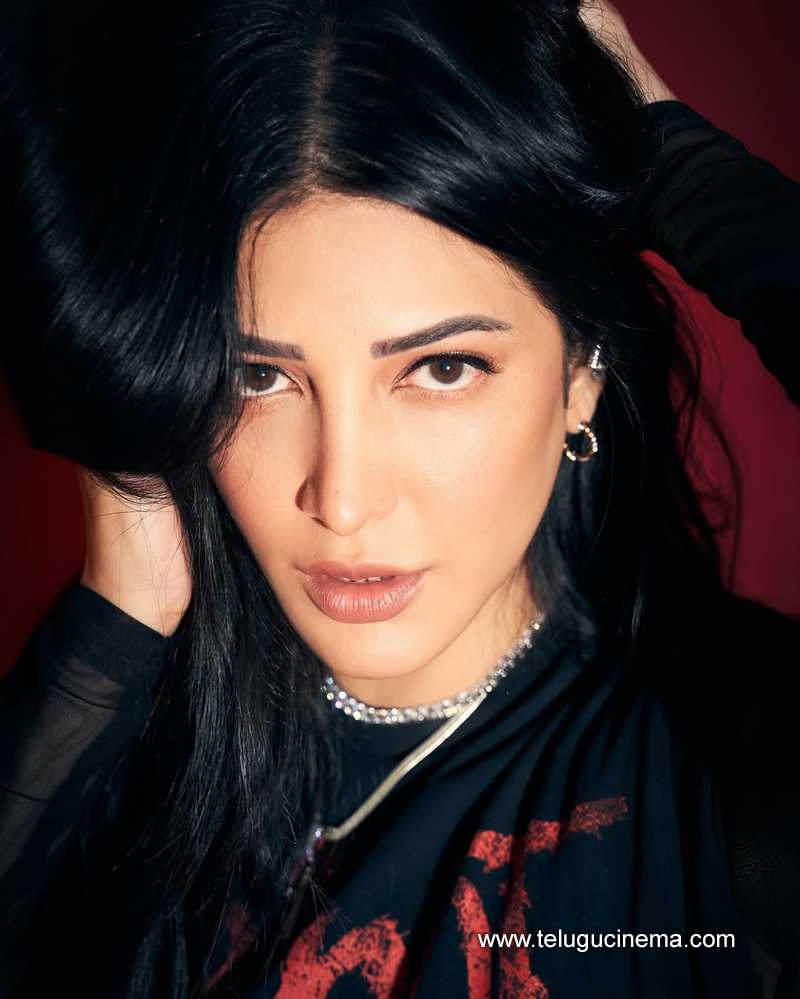 shruti stlls 010725 06