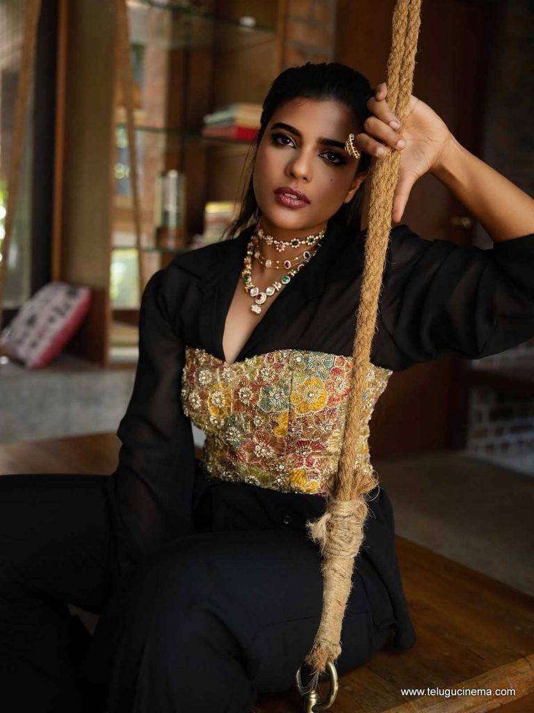 aishwarya photos 300925 03