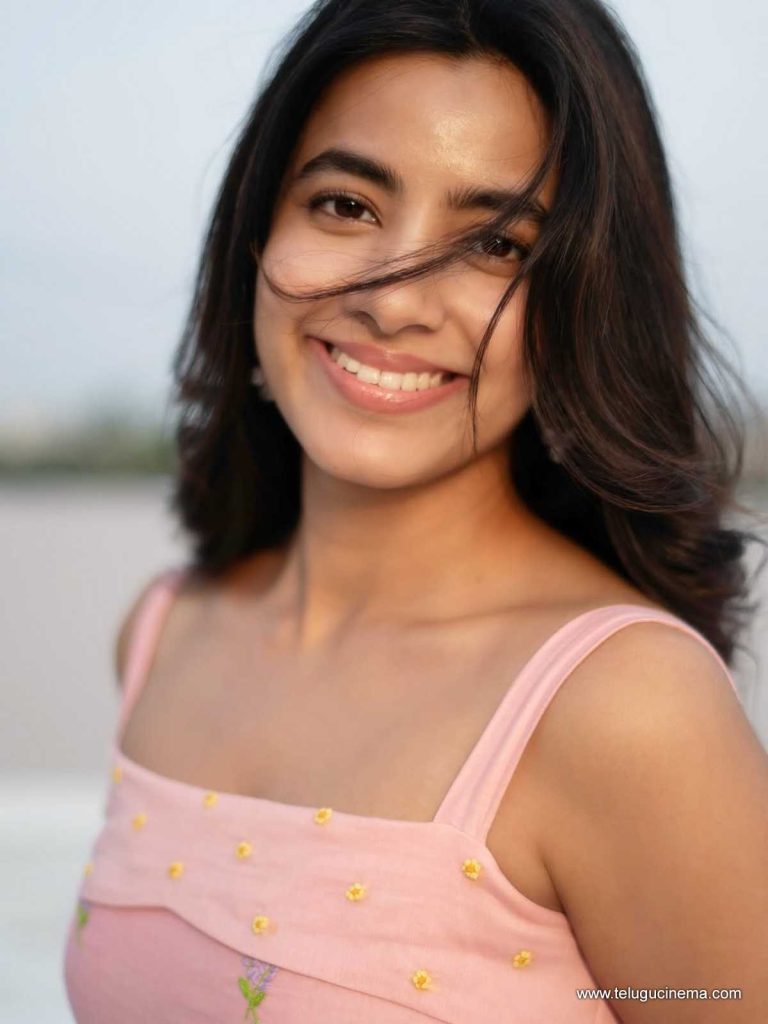 shivani photos 290925 01