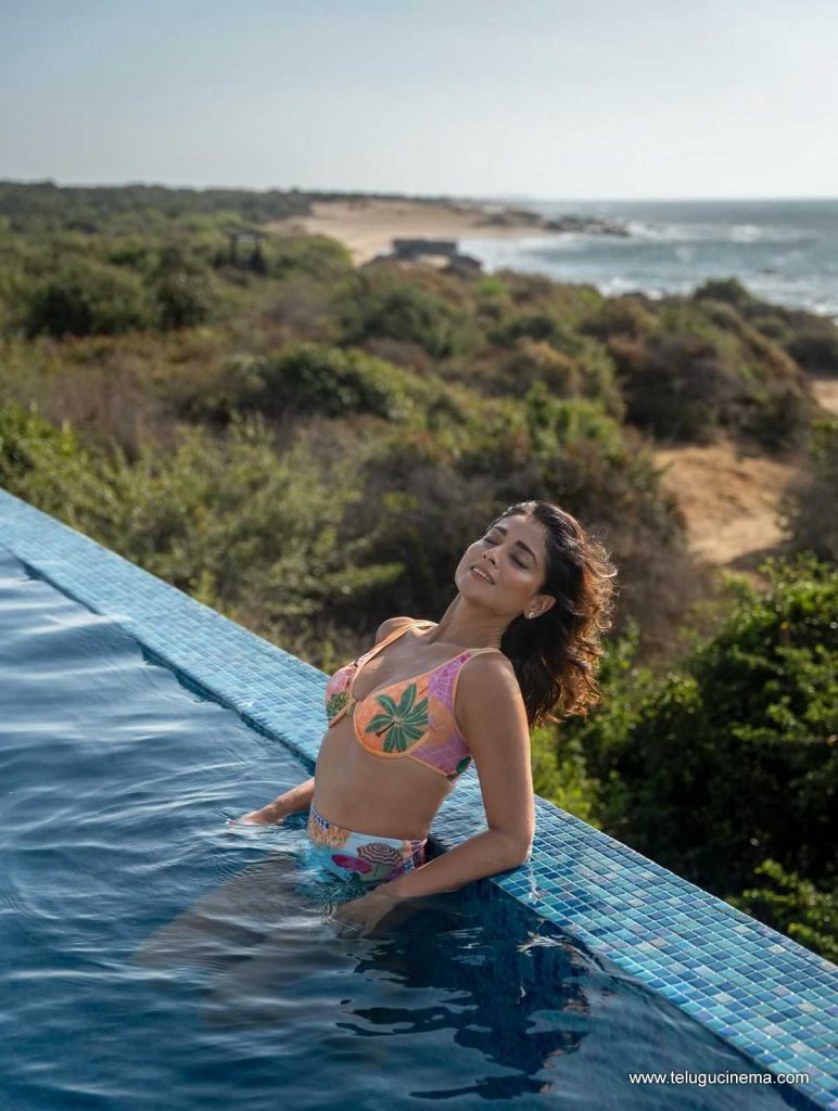 shriya photos 270925 08