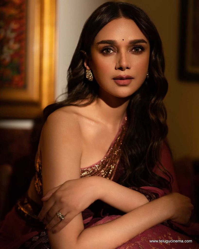 aditi photos 141025 07
