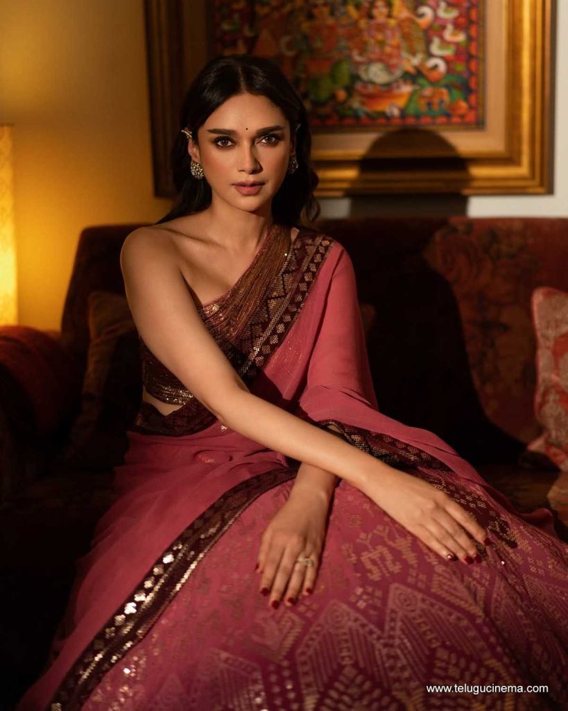 aditi photos 141025 09