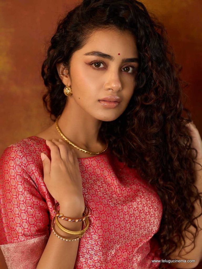 anupama photos 101025 07