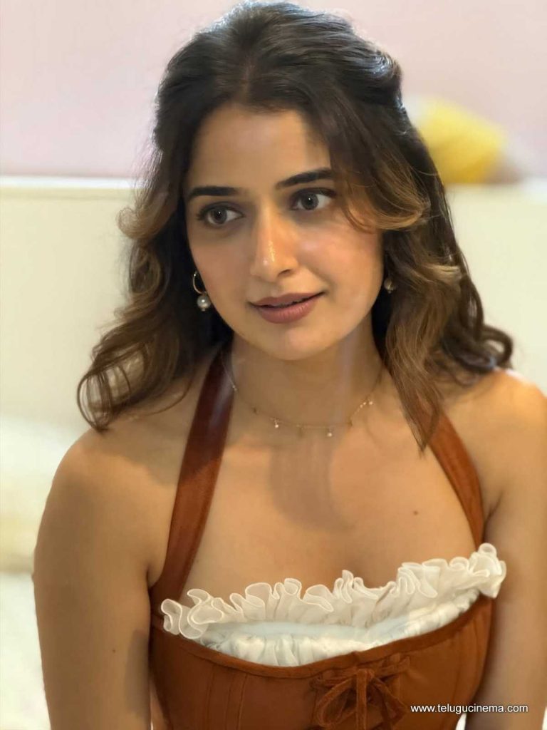ashika photos 281025 02