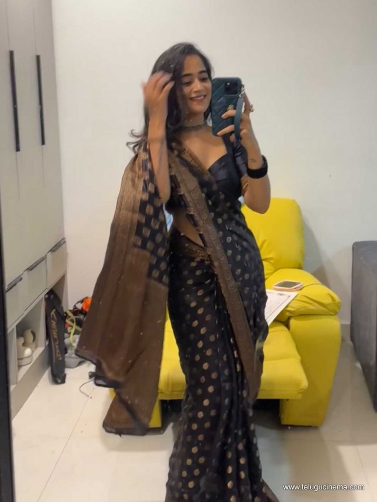 deepti photos 161025 01