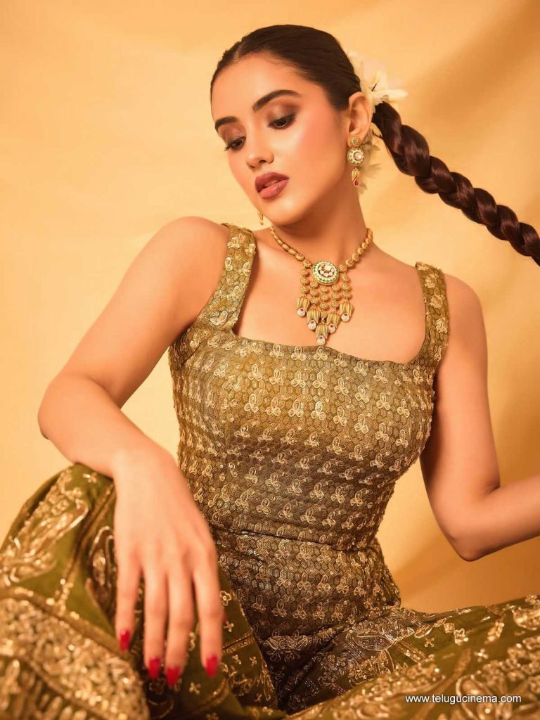 malvika photos 291025 01