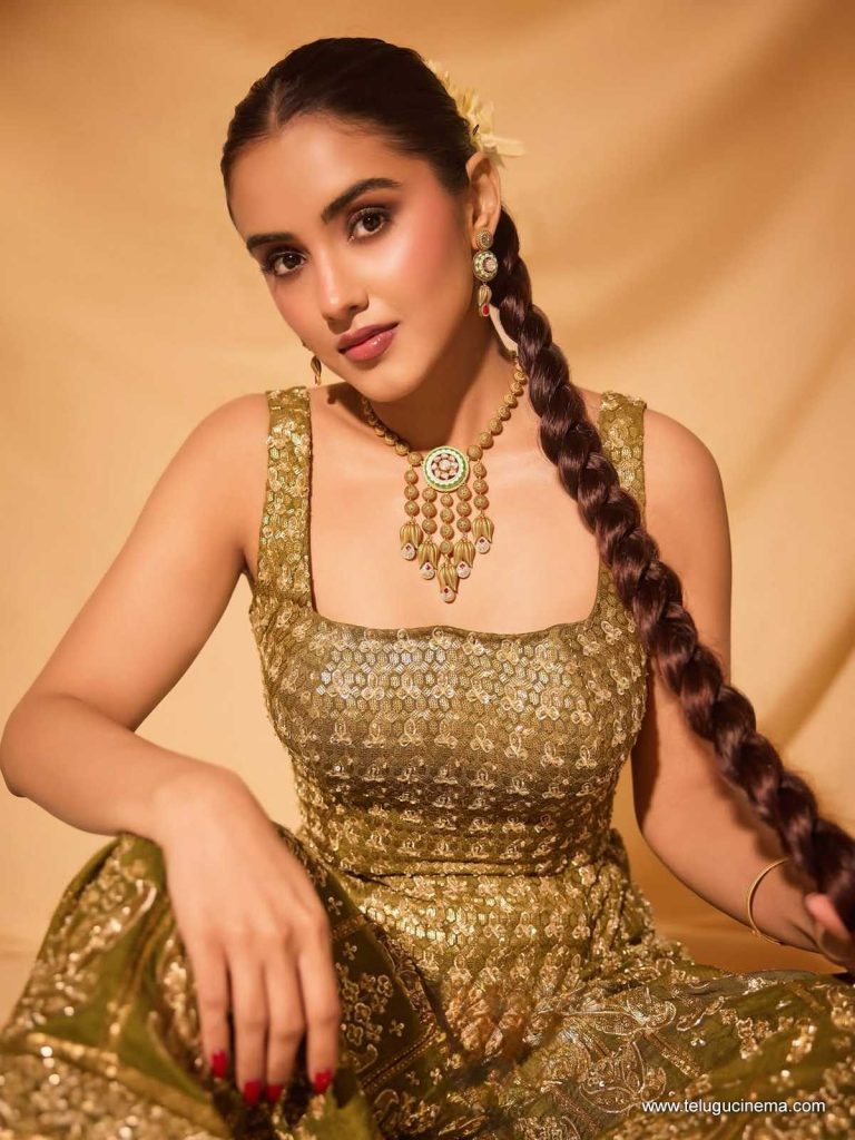 malvika photos 291025 04