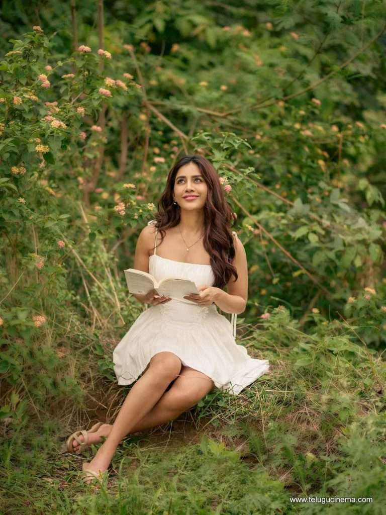 nabhha photos 311025 08