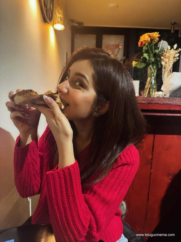 raashikhanna photos 251025 03