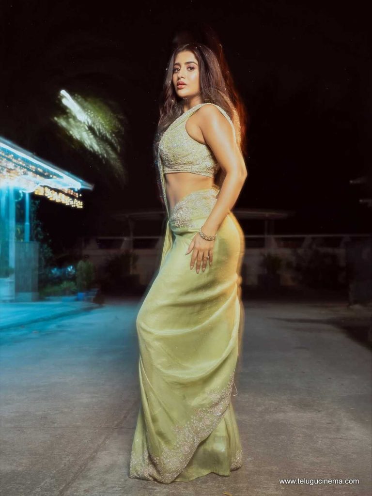 raashisinghj photos 211025 11