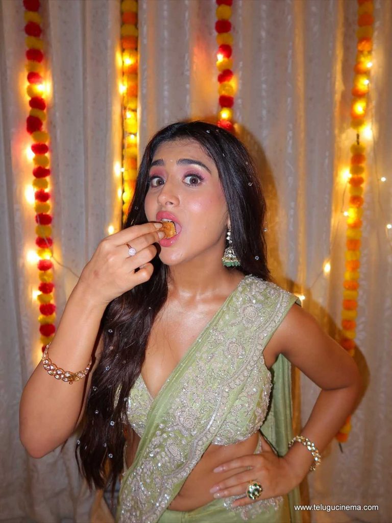 raashisinghj photos 211025 12