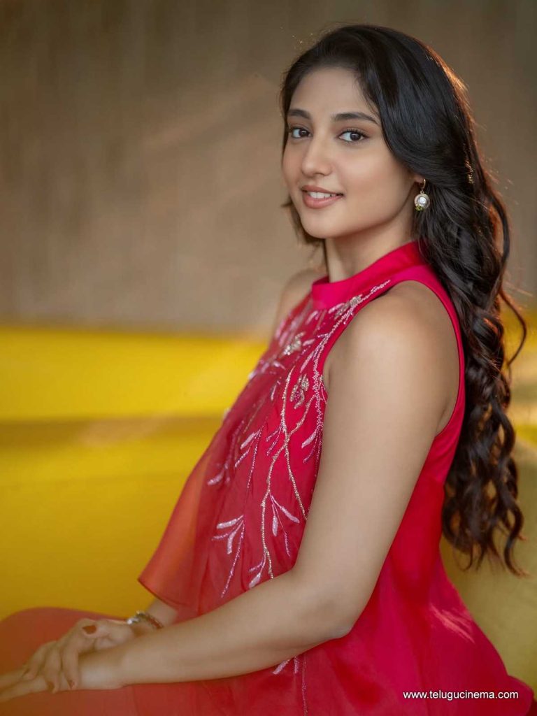 ritika photos 061025 08