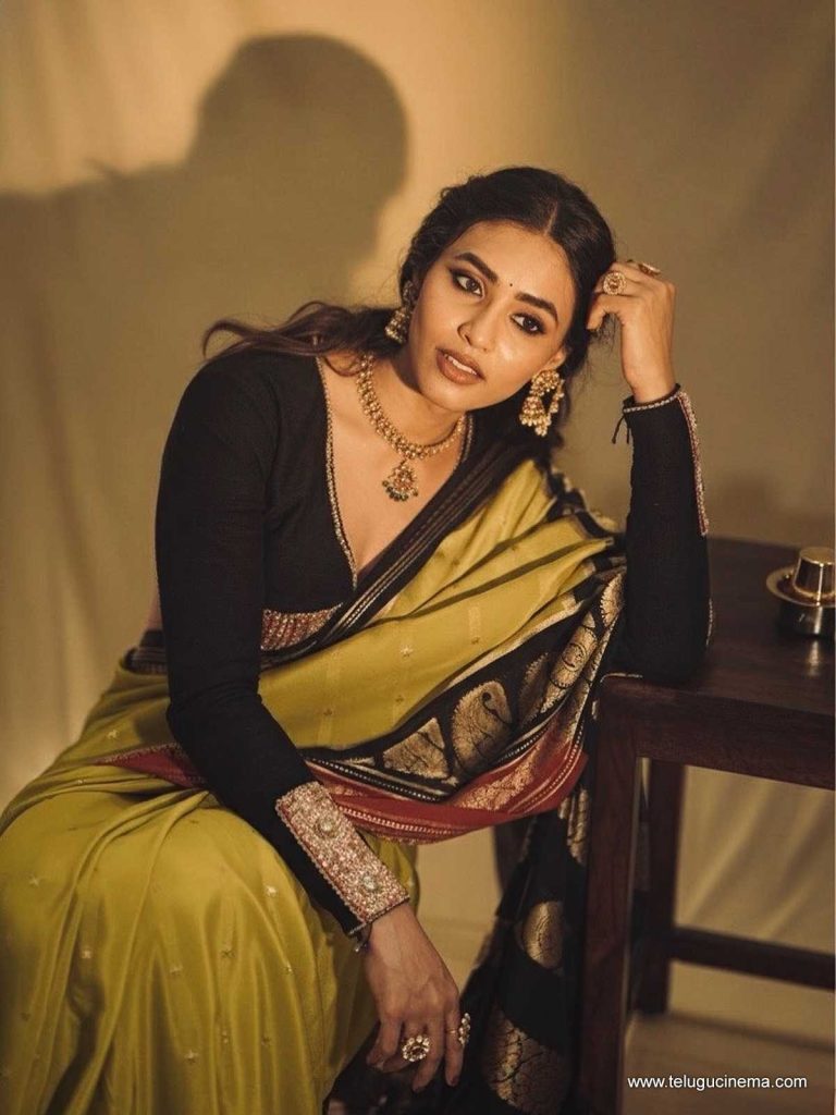 sapthami photos 131025 01
