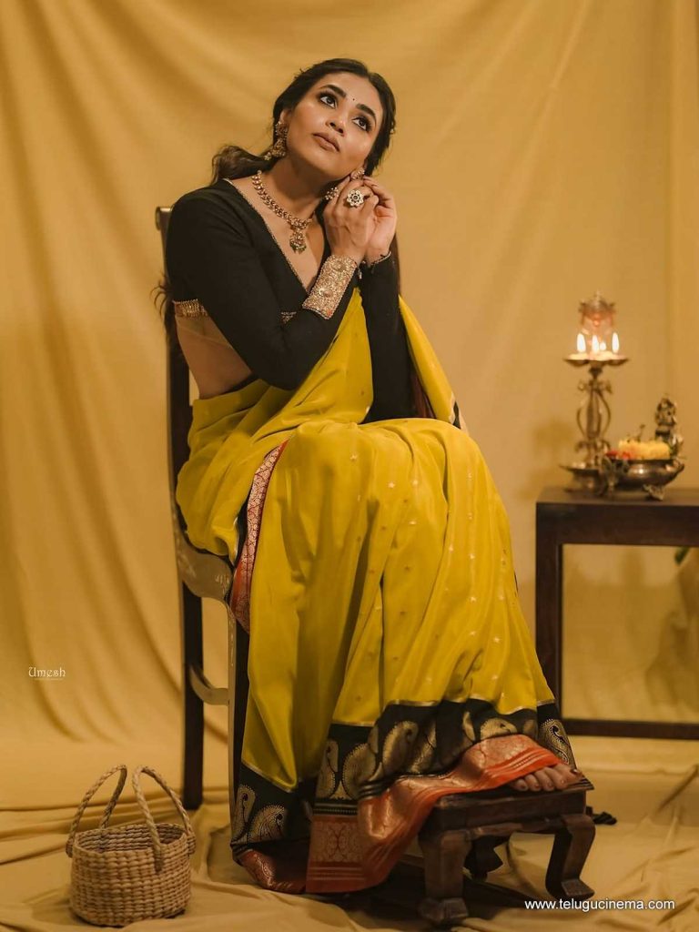 sapthami photos 131025 02
