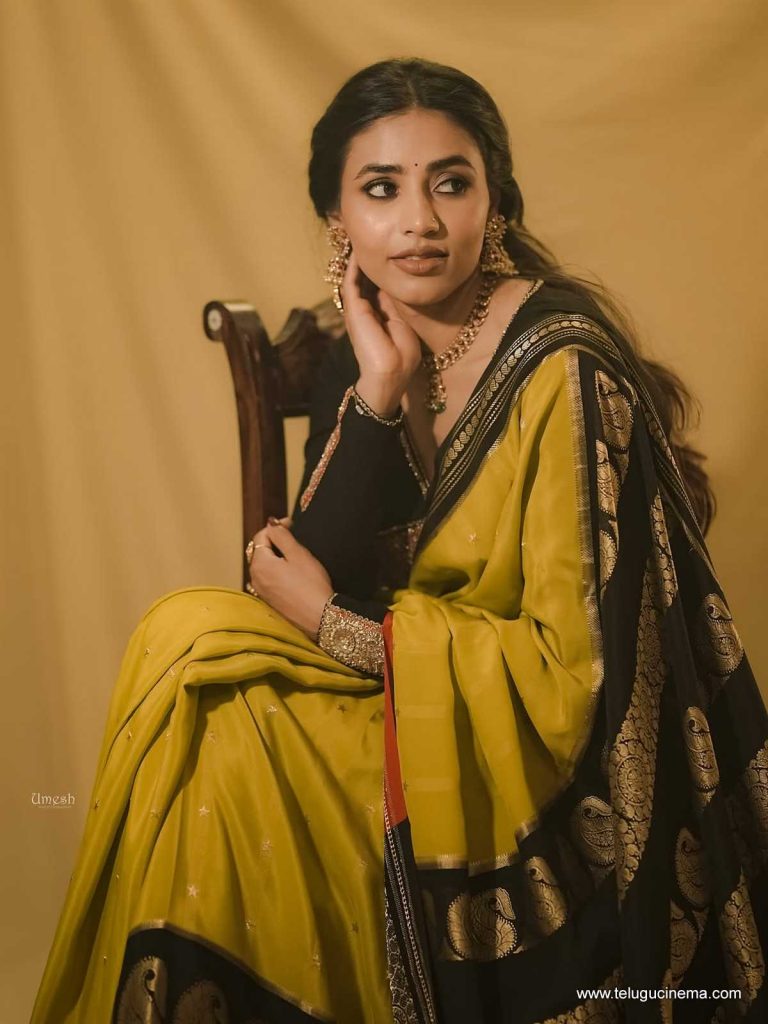 sapthami photos 131025 04