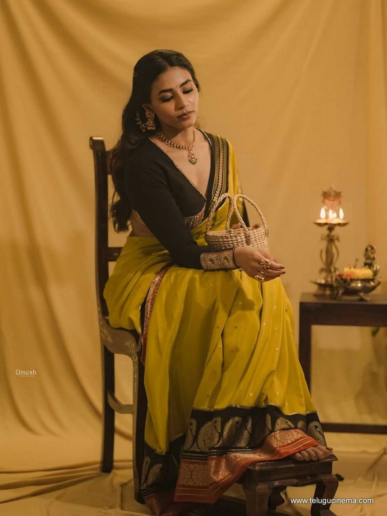 sapthami photos 131025 06