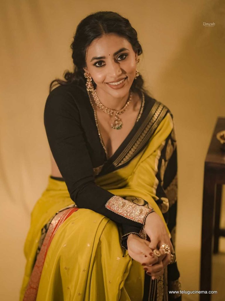 sapthami photos 131025 08