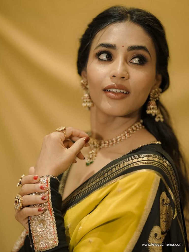 sapthami photos 131025 10