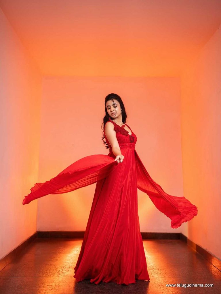 shivani photos 271025 01