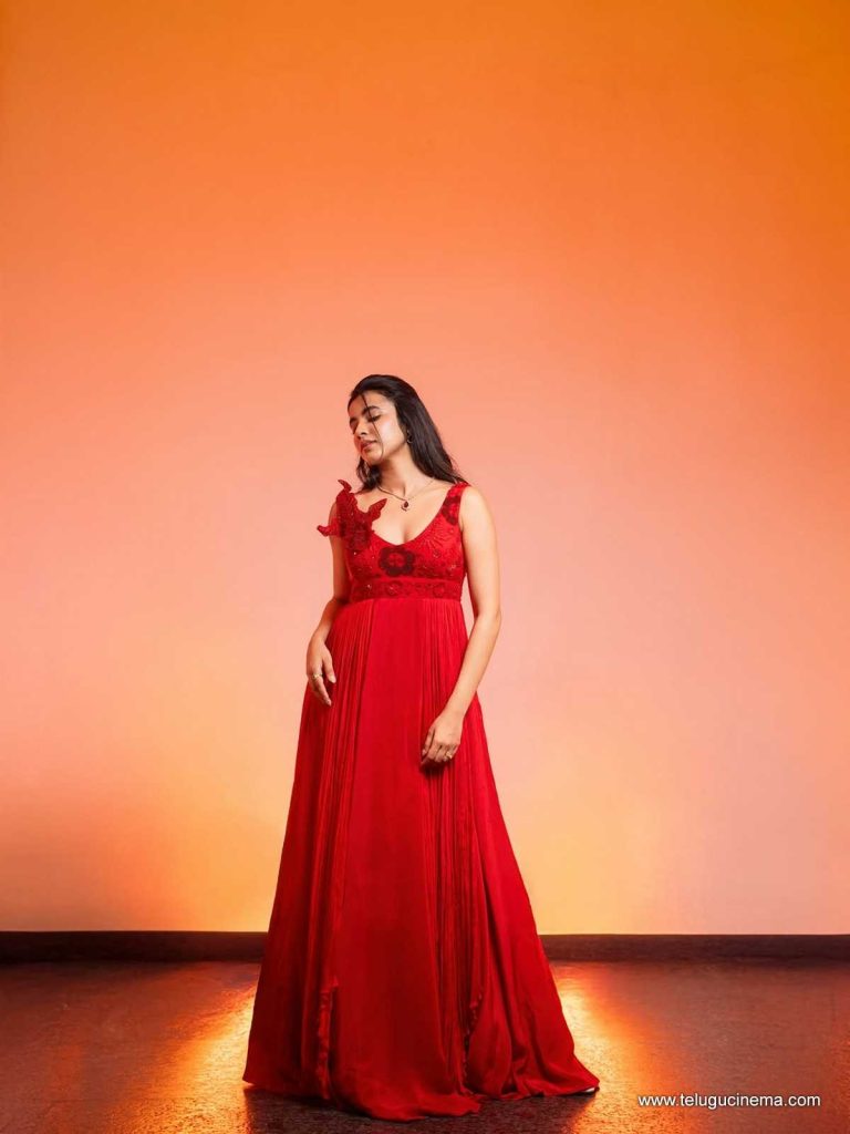 shivani photos 271025 04
