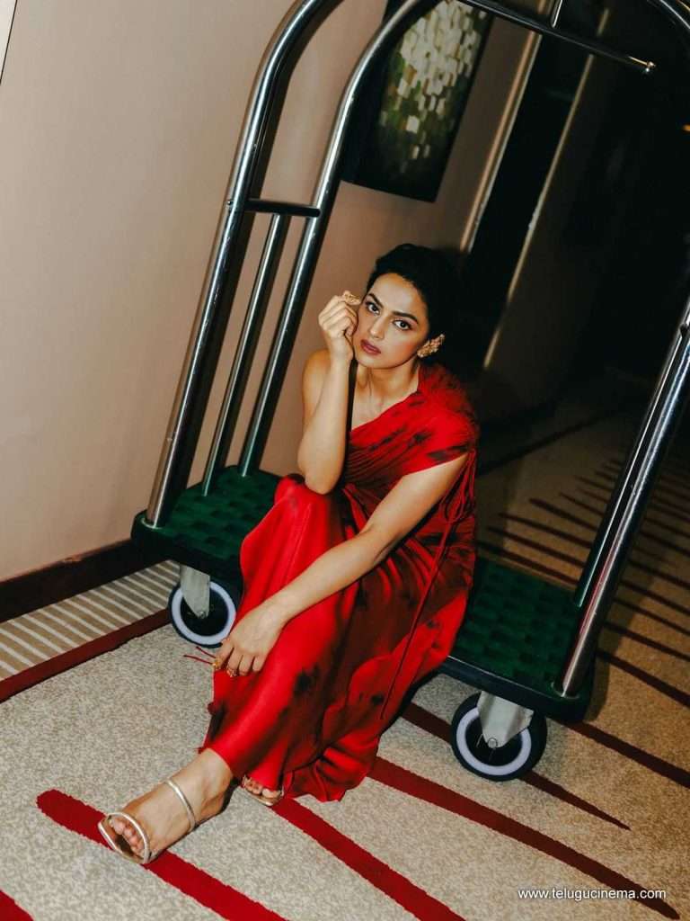 shraddhasrinath photos 311025 07