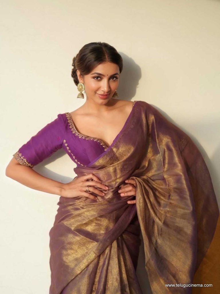 tejaswi photos 111025 04