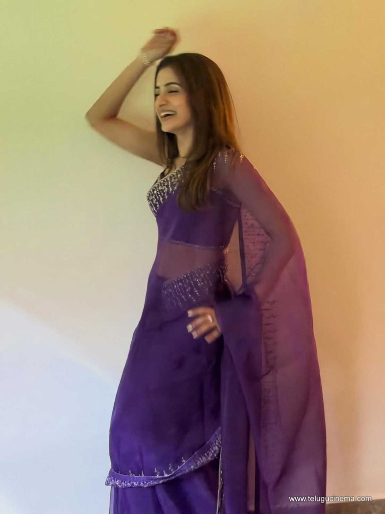 trisha photos 211025 02